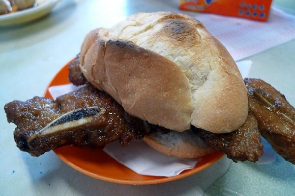 Bánh nhân thịt lợn - Đặc sản dân dã ở Macau