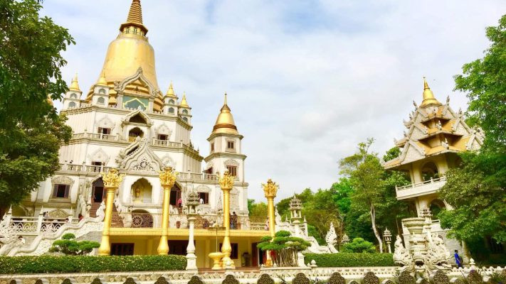 Bảo tháp Gotama Cetiya lung linh sắc vàng