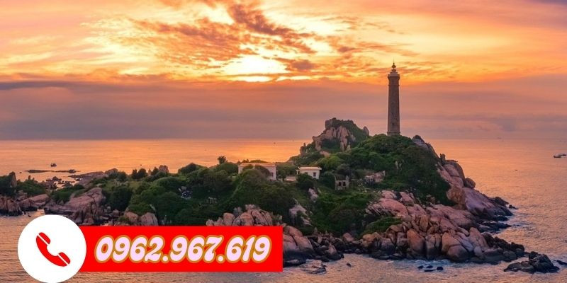 Bình minh hải đăng Kê Gà