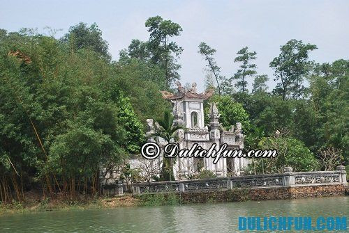 Cổng vào Nhà Cổ