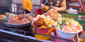 Thưởng Thức Bánh Mì Chờ Nổi Tiếng Phan Thiết